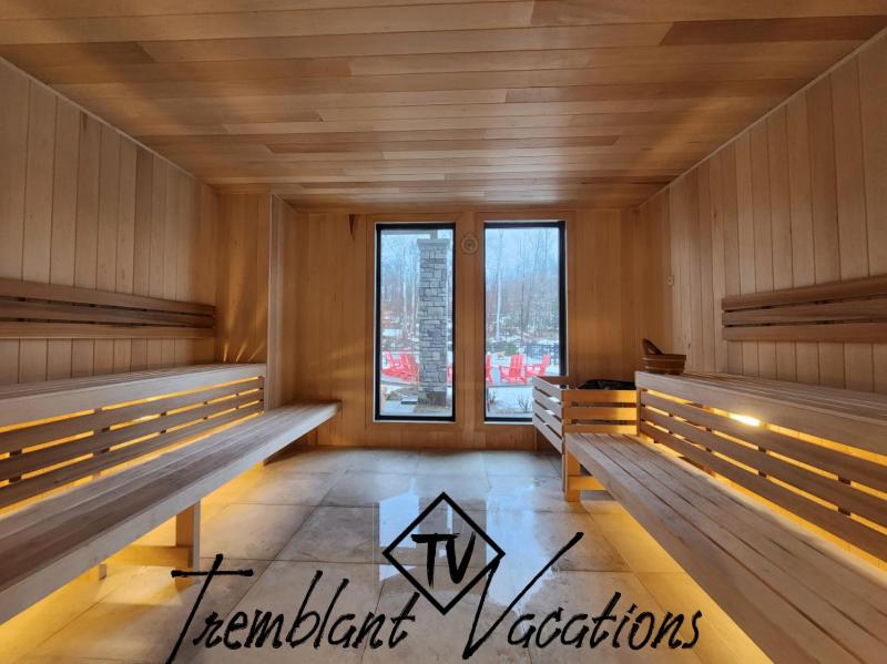 Superb 3brm - Spacious GamesSpaSaunaGym - image 5