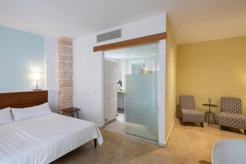 Superior Double Room image 1