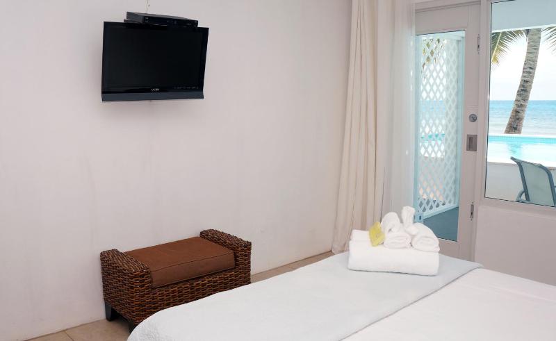 Queen Room with Sea View image 3