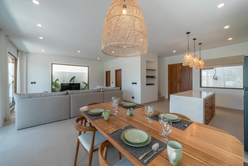 Villa Phan - Tranquil Stylish 2-Bedroom Villa in Pererenan - image 8