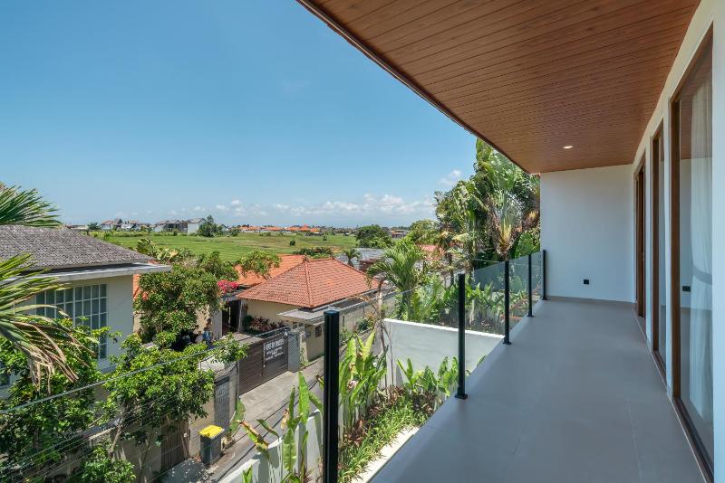 Villa Phan - Tranquil Stylish 2-Bedroom Villa in Pererenan - image 6