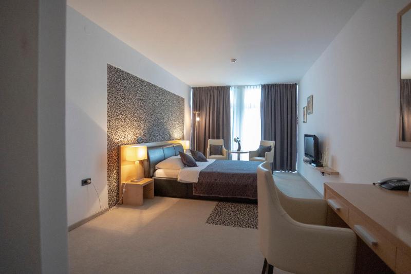 Double Room image 1