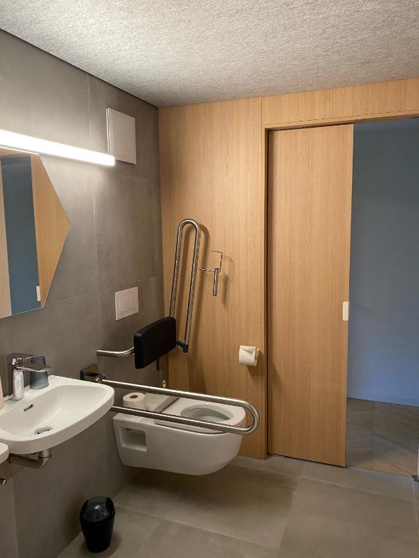 Casual Room image 3