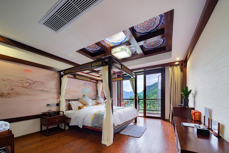Guanshan Garden Ancient Chinese Holiday Inn Zhangjiajie National Forest Park Branch - image 3