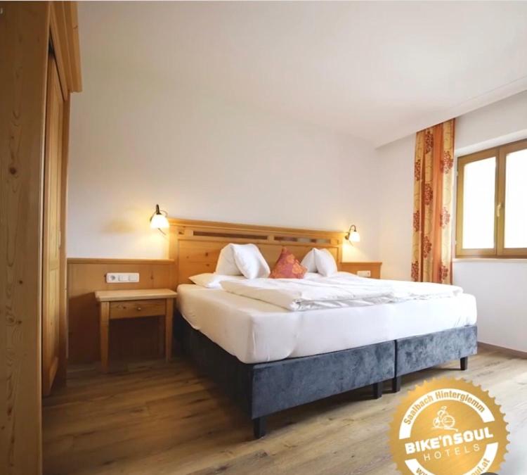 Double Room with Balcony (2 Adults + 1 Child) image 3