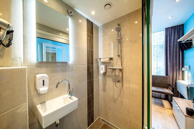 Small Single Room image 2