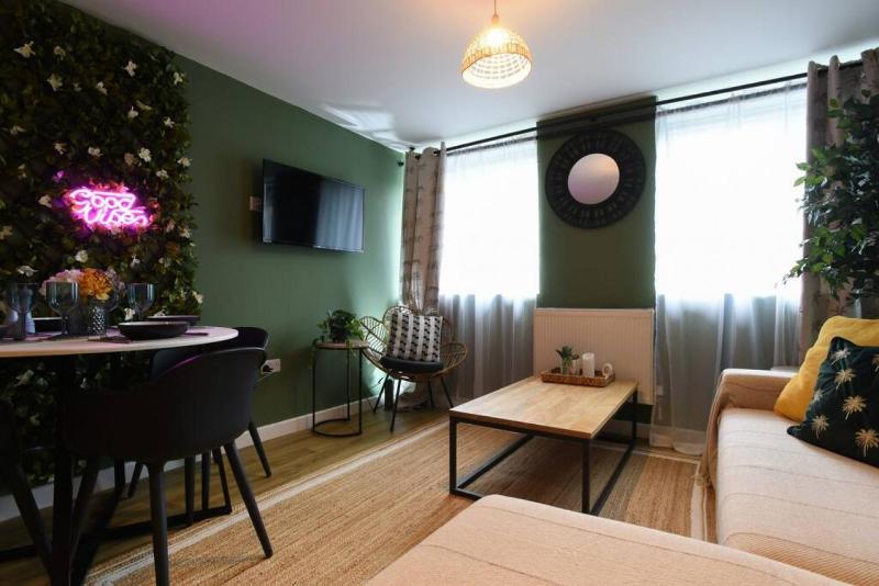 Air Maison - City Centre Flat - Great Access - image 12