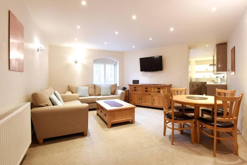 Air Maison - Secluded High End 2 Bedroom in Southsea FREE Parking - image 16