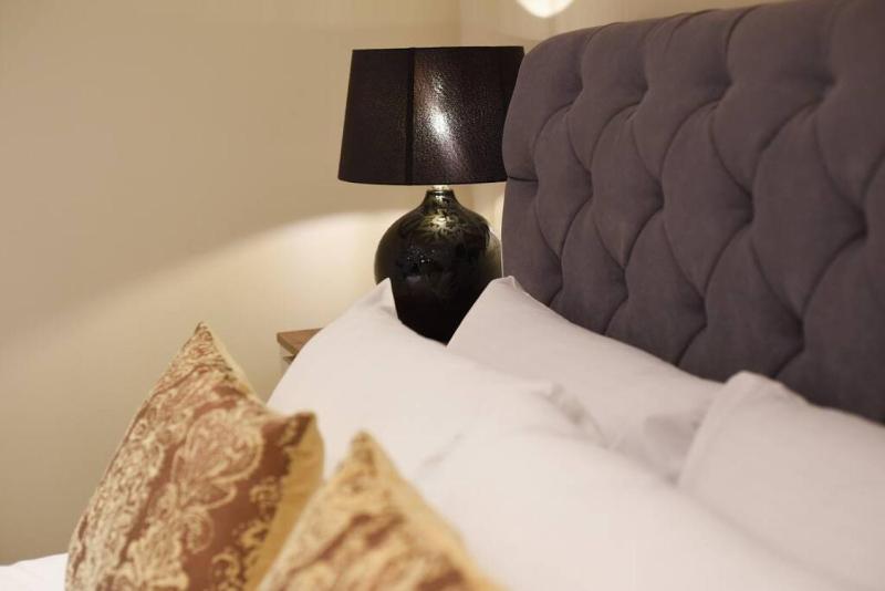 Air Maison - Secluded High End 2 Bedroom in Southsea FREE Parking - image 2