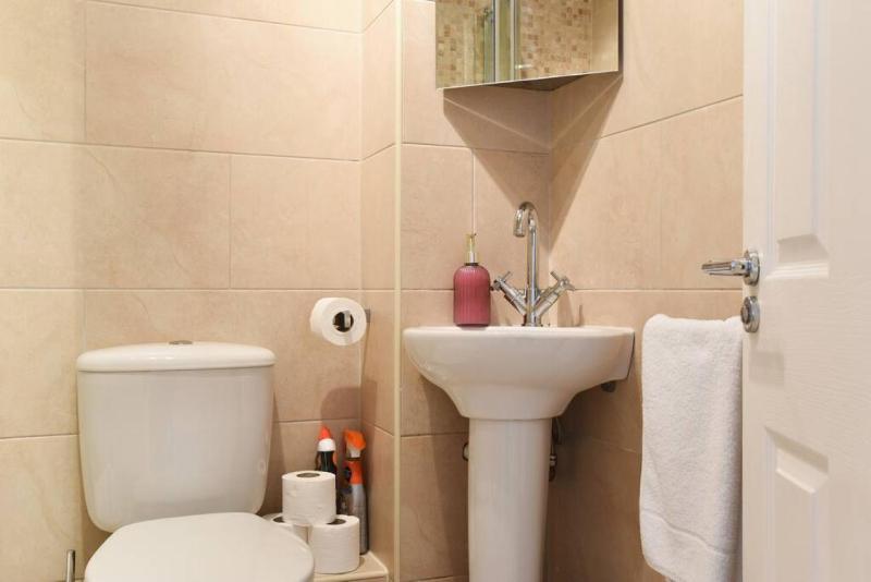 Air Maison - Modern 1 Bed Apartment - image 13