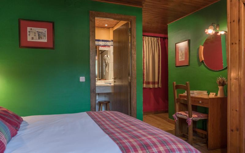 Single Room with View image 4