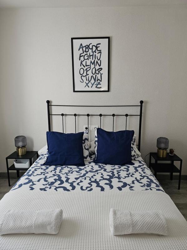 One-Bedroom Apartment image 4