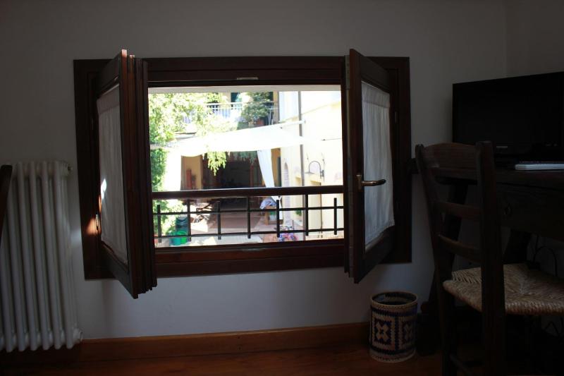 Double Room with Shared Bathroom image 1