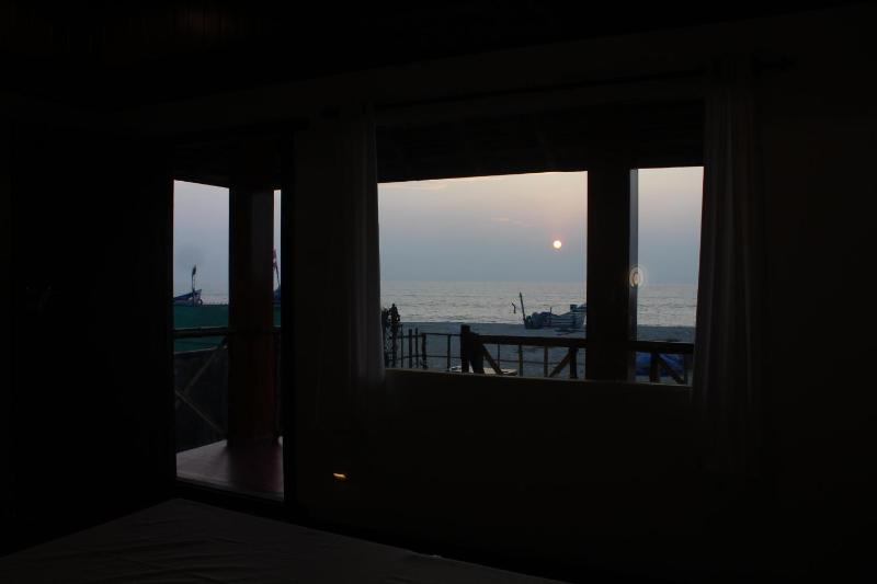 Marari Sunset Beach Villa - image 15