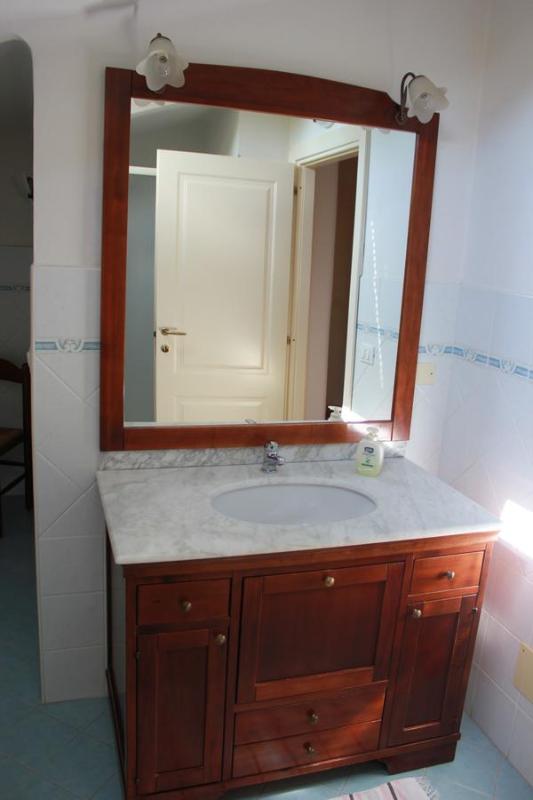 Quadruple Room with Shared Bathroom image 3