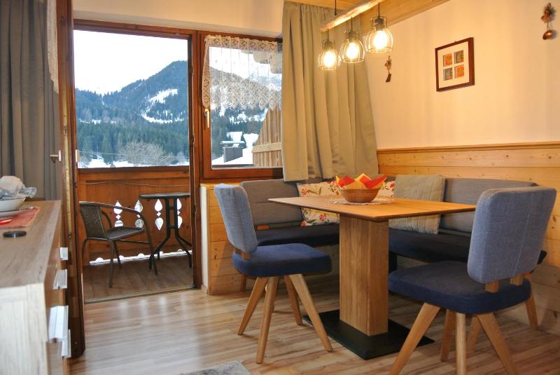 Apartment with Mountain View (2 Adults) image 4