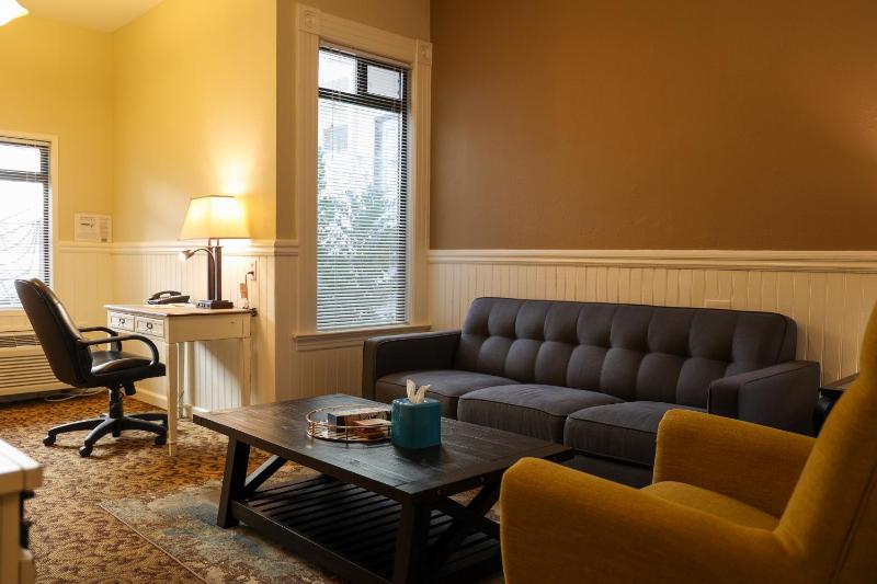 Two-Bedroom Suite image 3