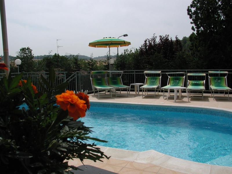 Triple Room with Balcony image 3