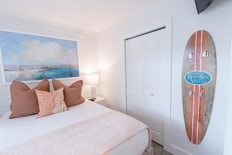 One-Bedroom Suite image 4