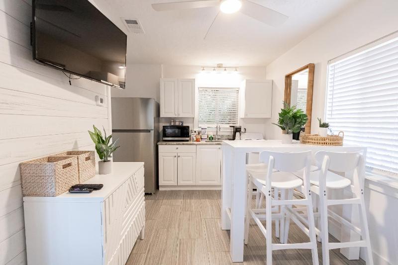 One-Bedroom Suite image 1