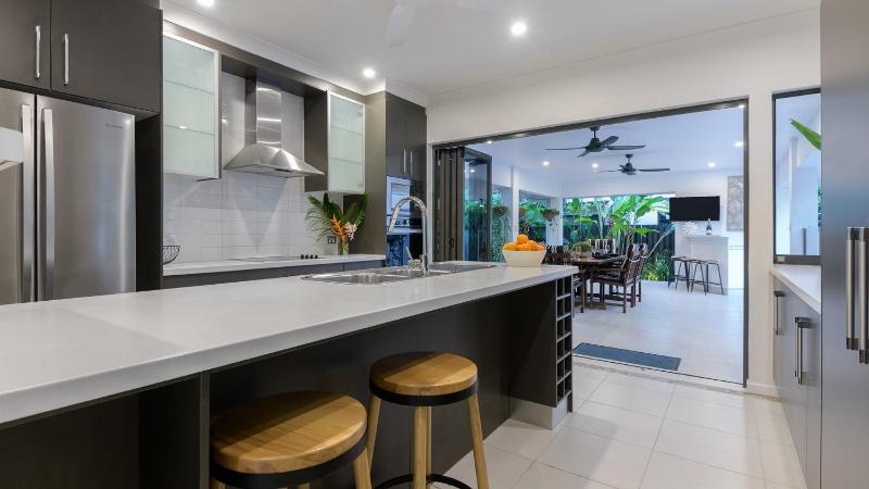 Bella Beach House Port Douglas - image 4
