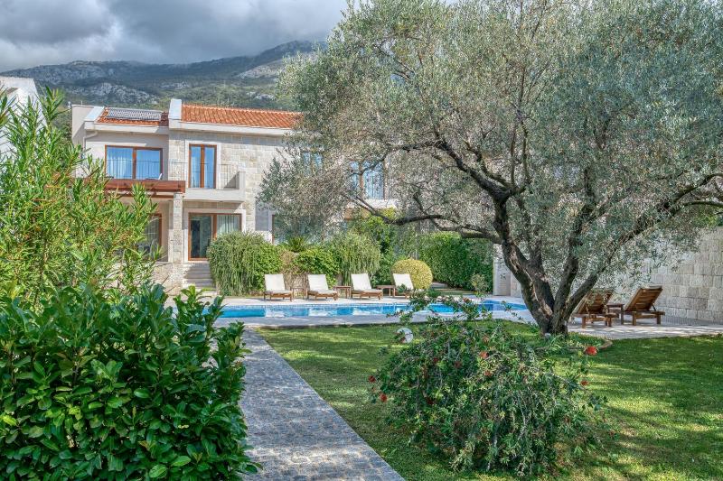 Villa with Private Pool image 4