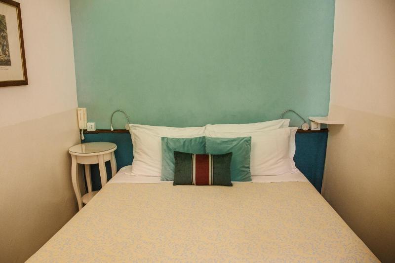 Double Room with Shared Bathroom image 1
