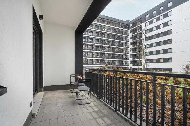Cozy Studio with Balcony and FREE GARAGE by Noclegi Renters - image 10