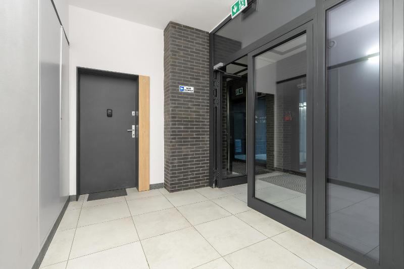 Cozy Studio with Balcony and FREE GARAGE by Noclegi Renters - image 19