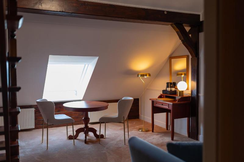 Triple Room with Bath image 4