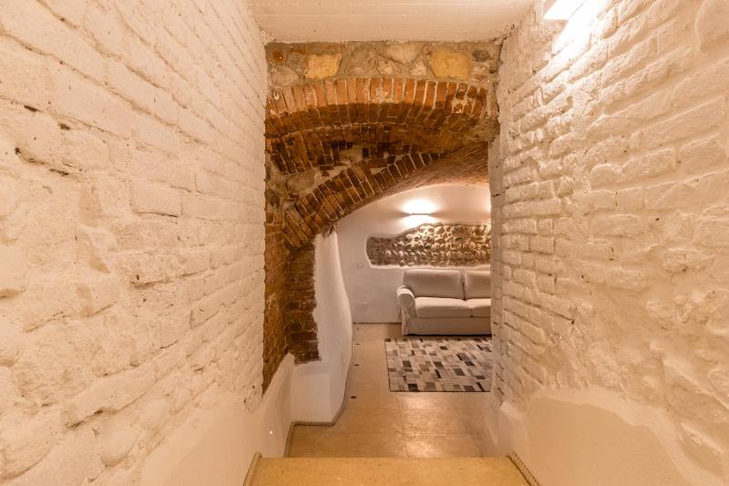 Veronetta The Cellar - image 16
