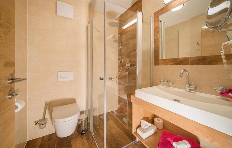 Comfort Triple Room image 3