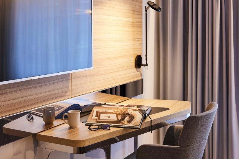 Standard Twin Room image 2