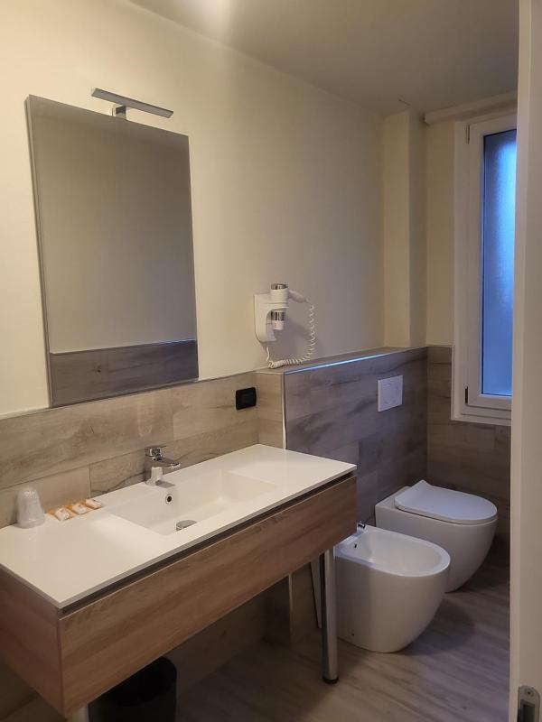 Bedroom with Bathtub image 4