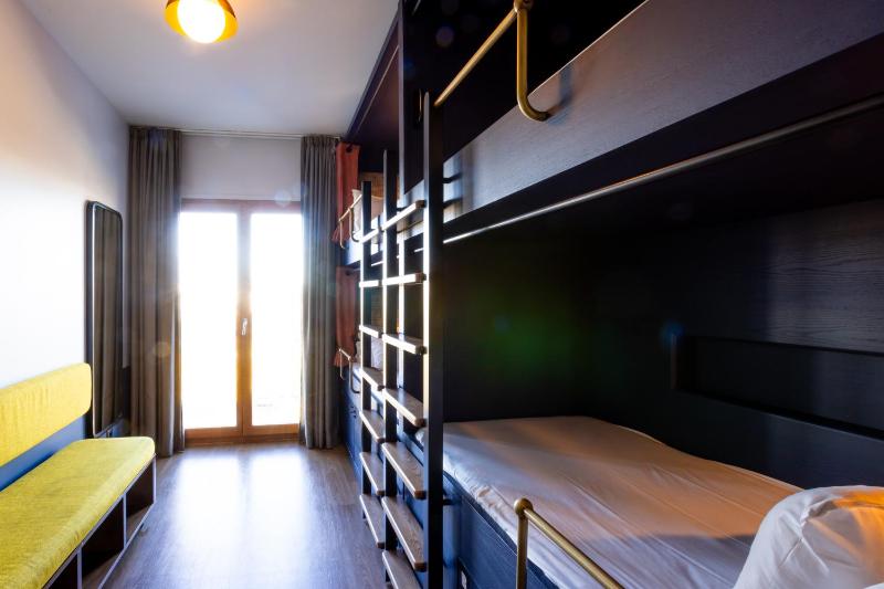 Bed in 8-Bed Mixed Dormitory Room image 2