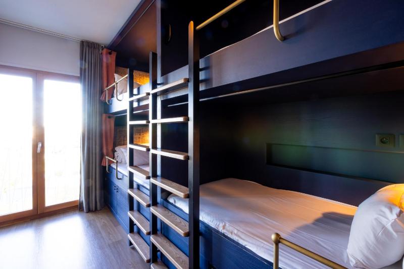 Single Bed in 4-Bed Dormitory Room image 3