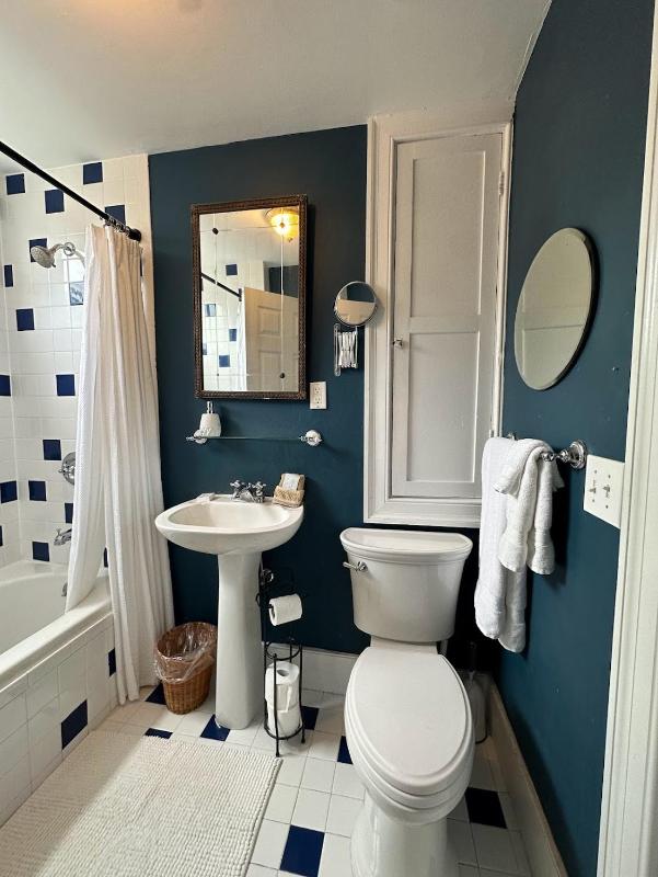 Bijou Boutique Inn - image 31