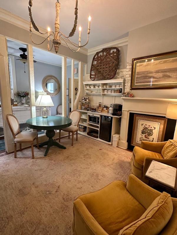 Bijou Boutique Inn - image 15