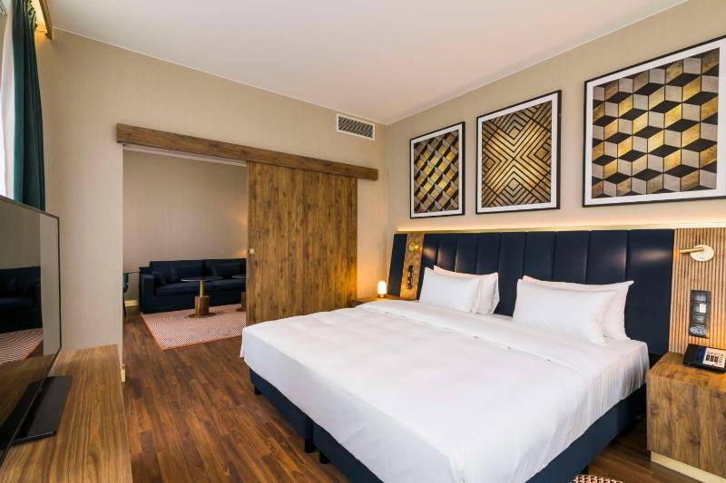 Premium Suite with Balcony image 1