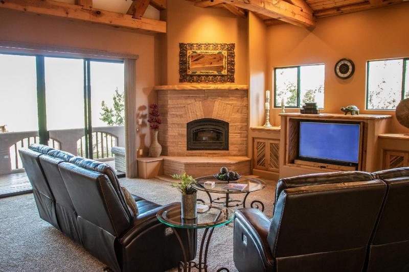 Spectacular Sedona Destination with Pool & Spa - image 23