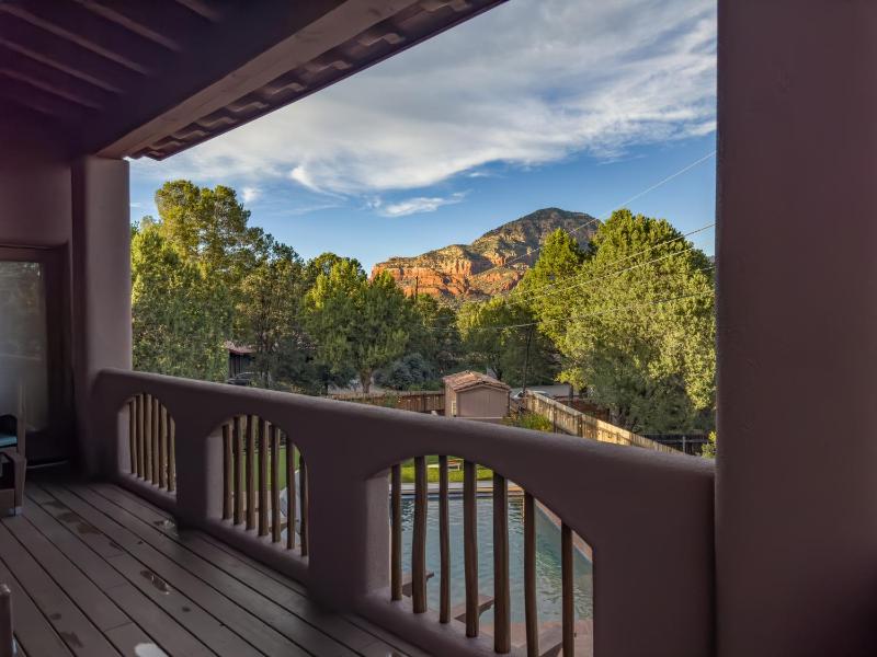 Spectacular Sedona Destination with Pool & Spa - image 11