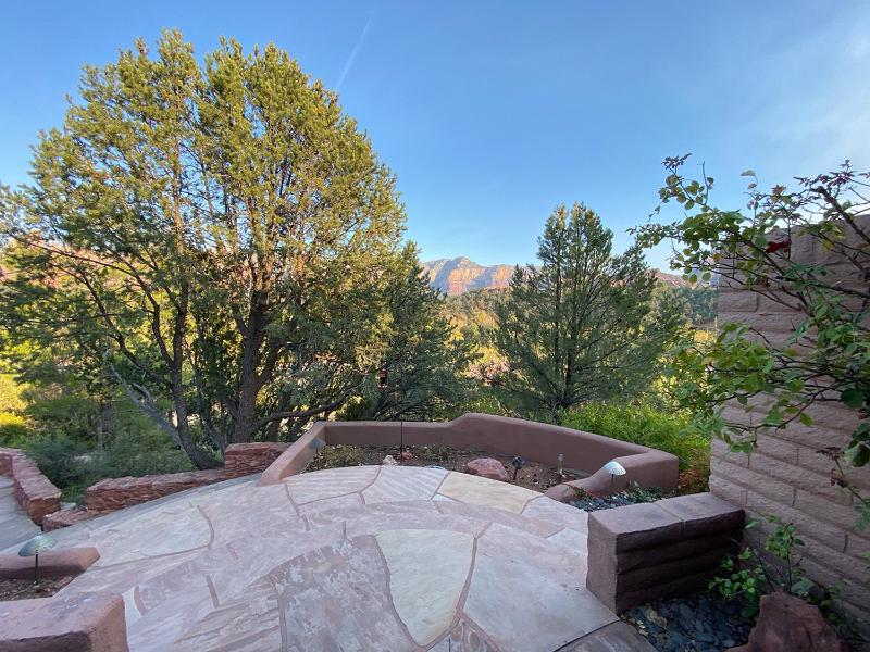 Open Style Home with Magnificent Views! - image 27