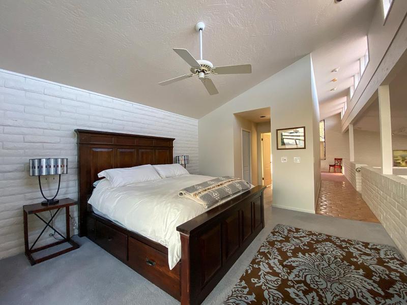 Open Style Home with Magnificent Views! - image 19