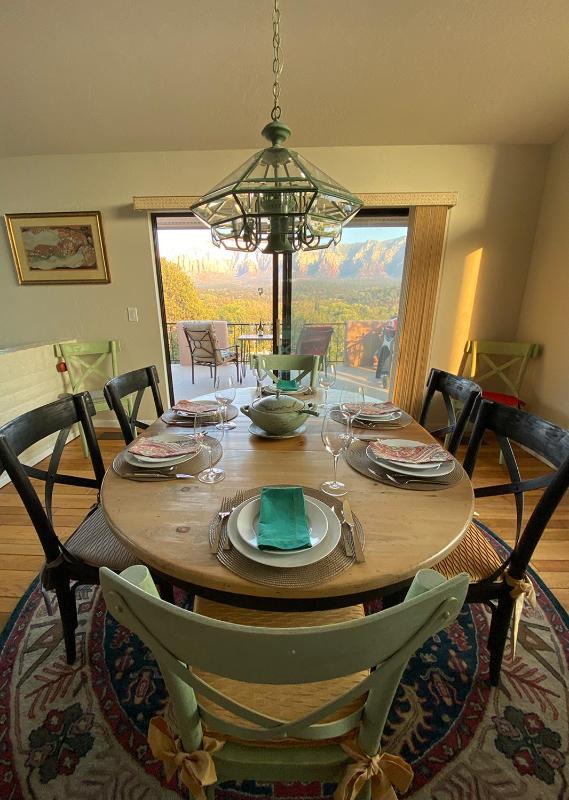 Open Style Home with Magnificent Views! - image 8