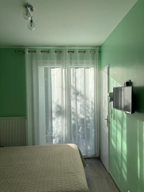 Double Room with Balcony image 2