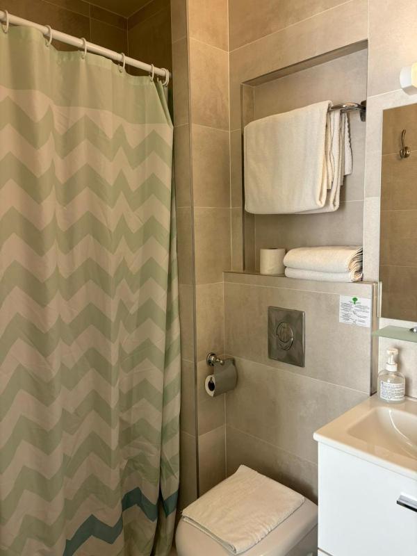 Standard Twin Room image 2