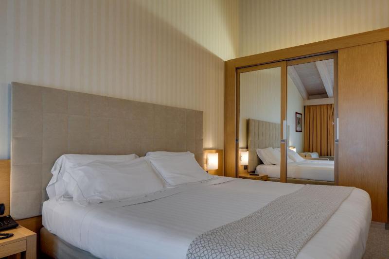 Comfort Double or Twin Room with Balcony image 3