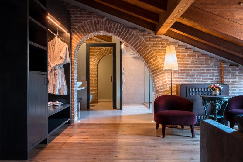 Pavillon Suite - image 29