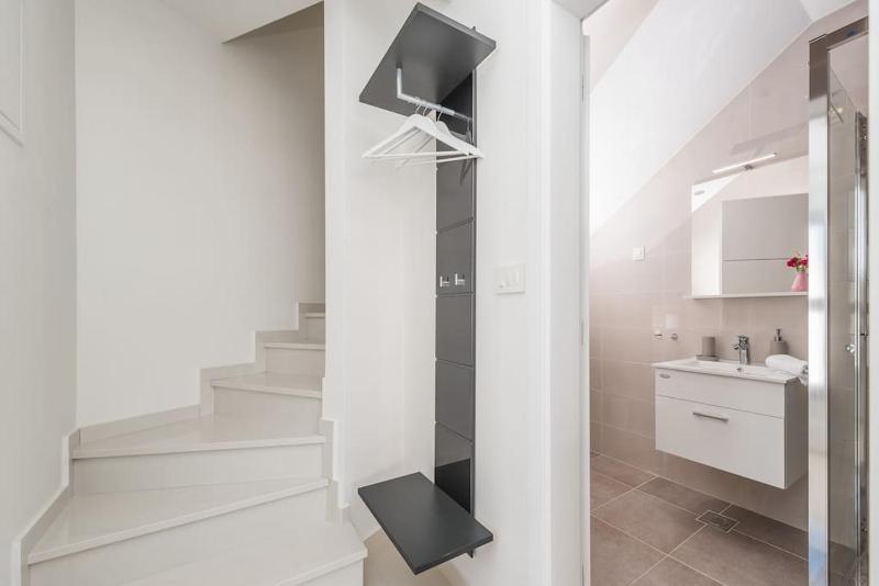 Merima luxury accommodation with private pool - image 4