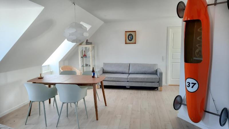 Studio with Shared Bathroom image 1
